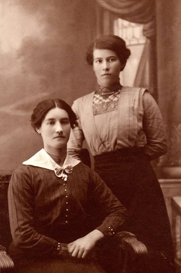Ottilia och Anna Bostrm