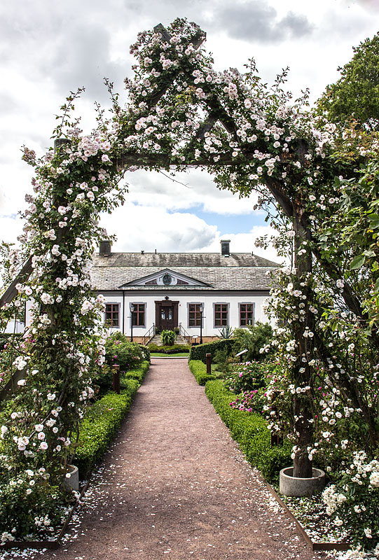 Rosenlunds herrgård och rosarium